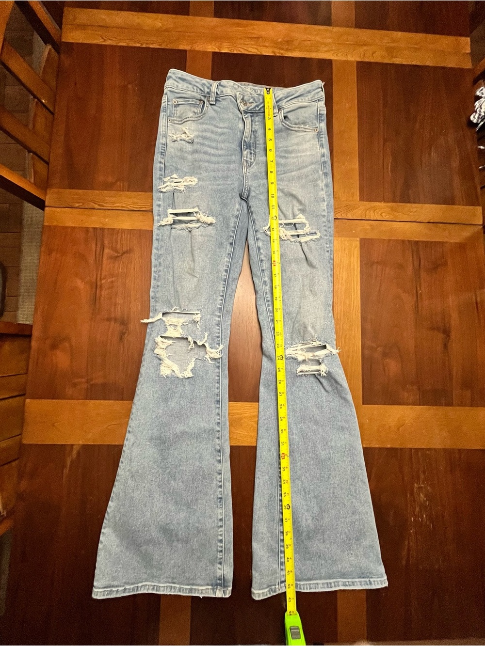 American Eagle High-Rise Distressed Flare Jeans Size 8 - Picture 9 of 12